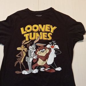 Looney tunes graphic tee size medium black short sleeve